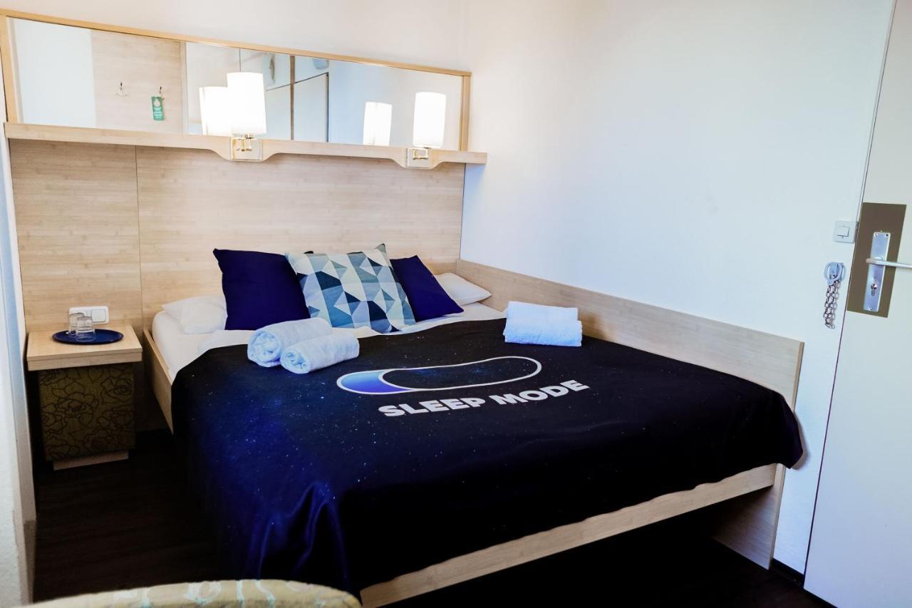 Rcadia Gaming House Bed & Breakfast Хамбург Екстериор снимка